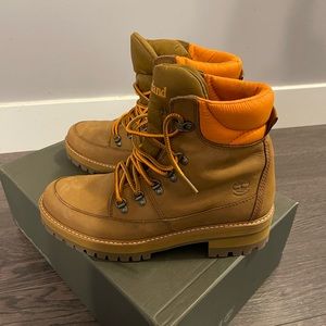 TIMBERLAND WOMEN'S COURMAYEUR VALLEY 6-INCH WATERPROOF BOOTS